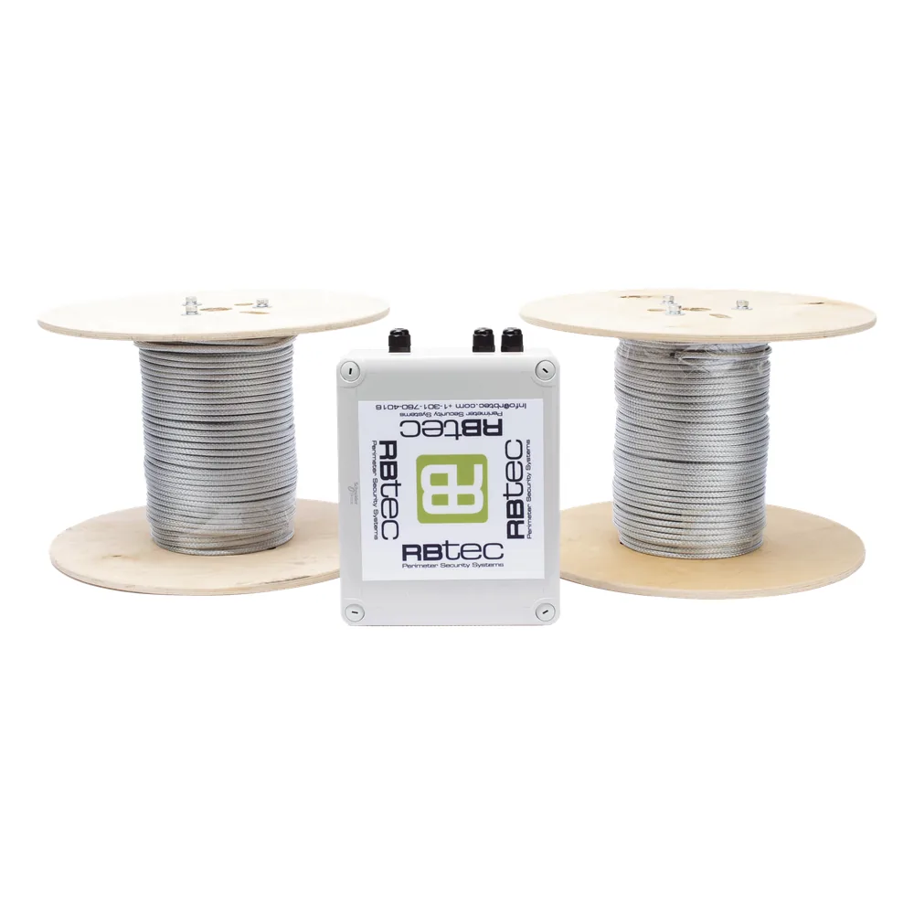 Kit de Cable Sensor Perimetral IRONCLAD / 305 m (1,000 ft) / 2 Zonas de 152 m (500 ft) / Detección por Análisis de Vibración / Tarjeta LPU400 Incluida / Calibración por Software
