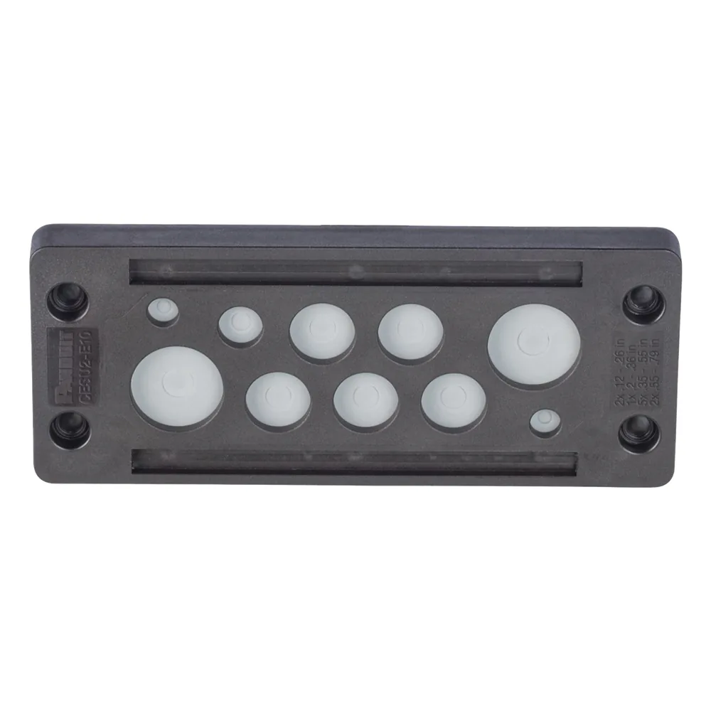 Pasacable de 10 Orificios de Marco Rectangular, IP65, 4.41" X 1.42", para Cables no Terminados, Color Negro.