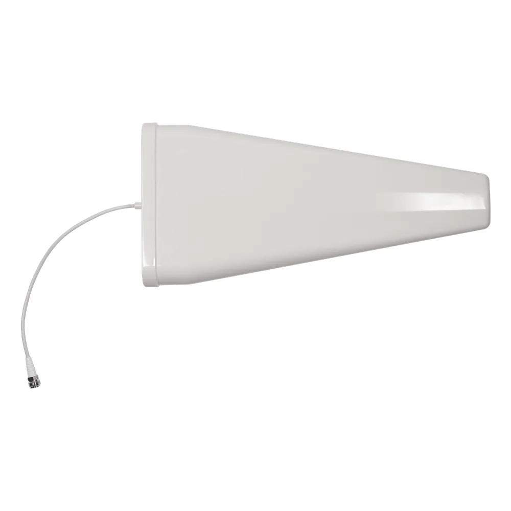 Antena Direccional de Banda Ancha de Alto Desempeño, 600-960 MHz / 1425-4000 MHz, conector N hembra. 50 Ohm de impedancia.