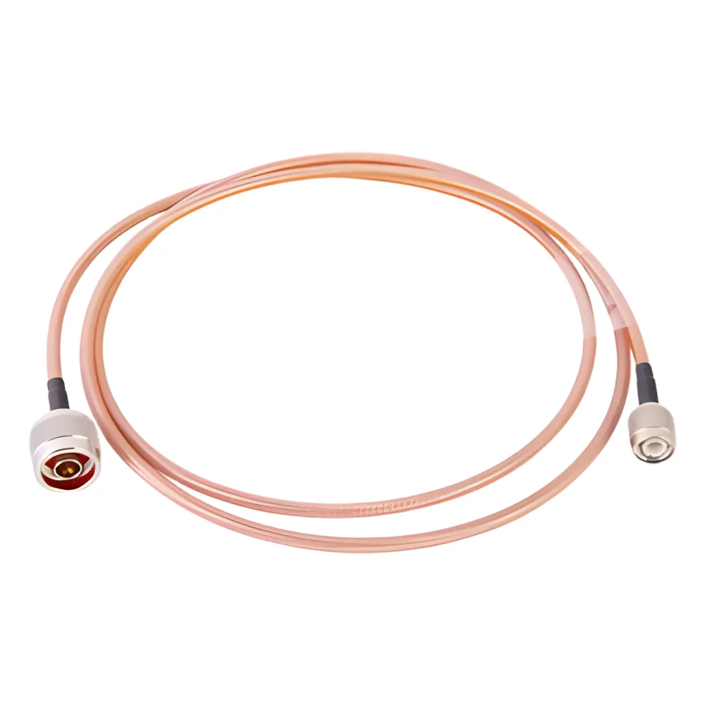 Jumper de 150 cm fabricado con cable RG-142, conector "N" y conector "TNC" en el otro extremo