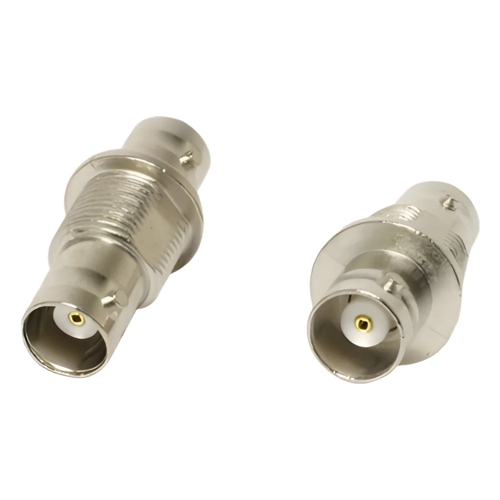 Adaptador Coaxial Doble, de BNC Hembra a BNC Hembra para Chasis en COM-3010, Niquel / Oro / Delrin.